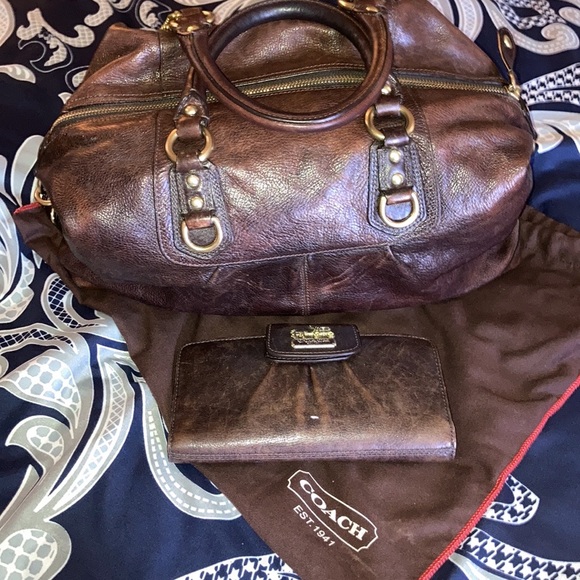 Authentic Coach Leather Carriage Bag - Picture 2 of 7